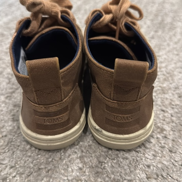 Little Boys TOMS sneaker boots size 13 - Picture 3 of 6